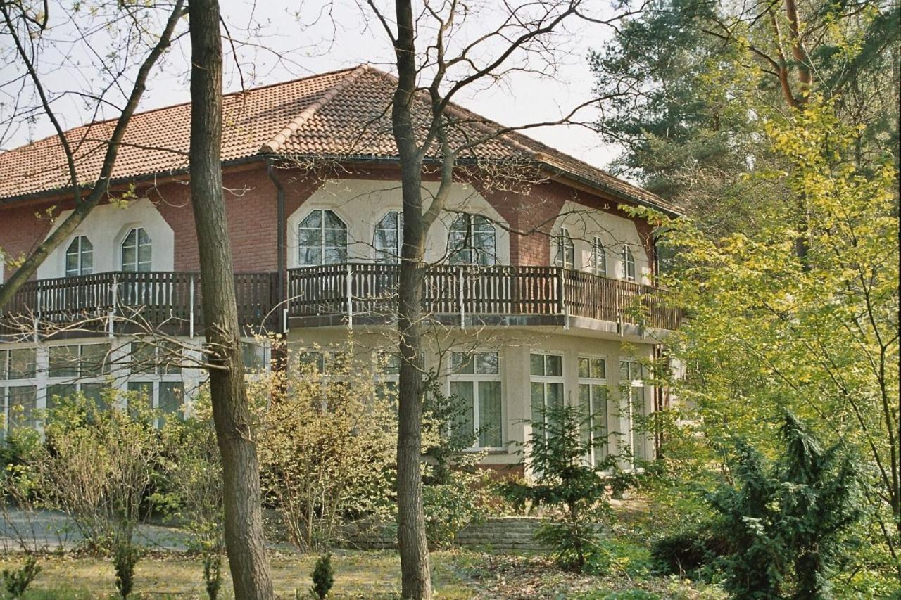 Parkstadthotel Bad Muskau Buitenkant foto